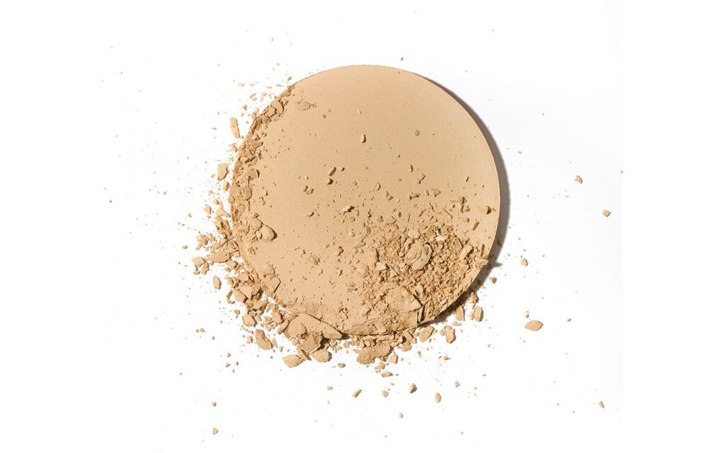 PUPA EXTREME MATT POWDER FOUNDATION - DARK IVORY 002