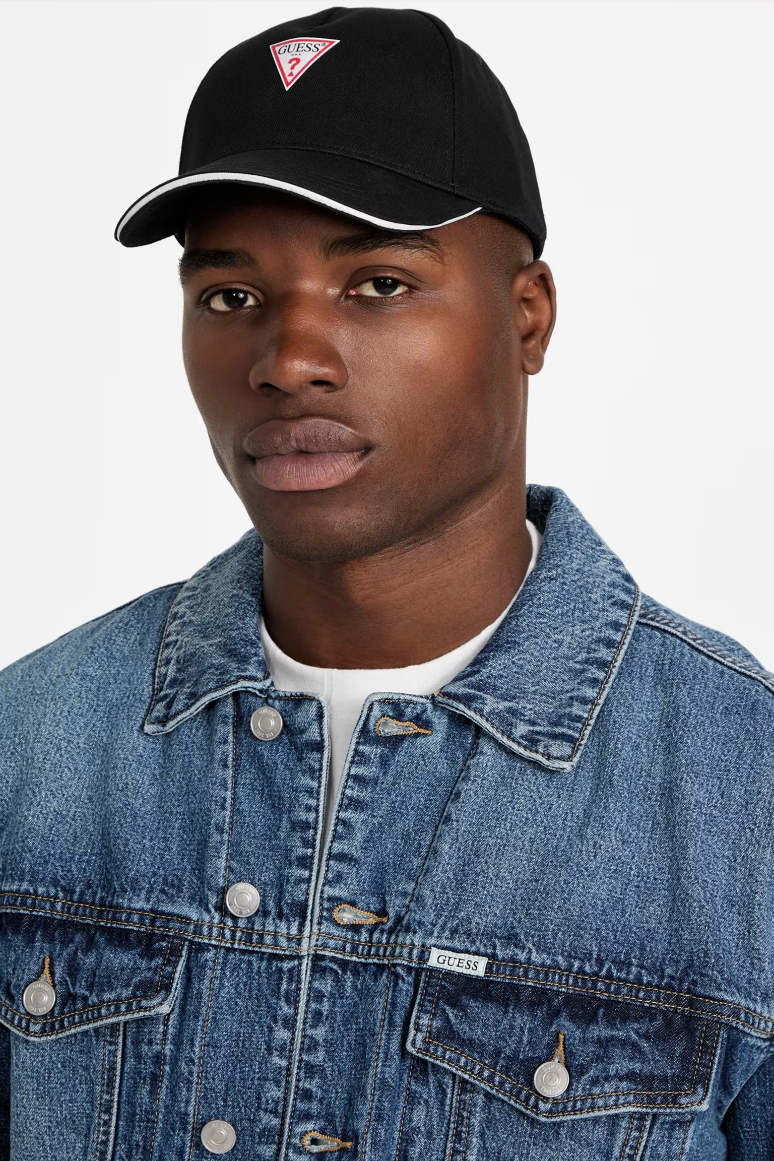 GUESS KEPI TRIANGLE PATCH LOGO BLACK