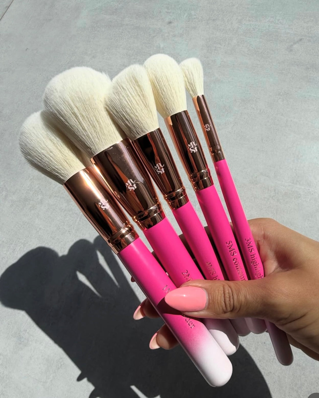 MAKEUP STATION MUST HAVE SET DE BROCHAS