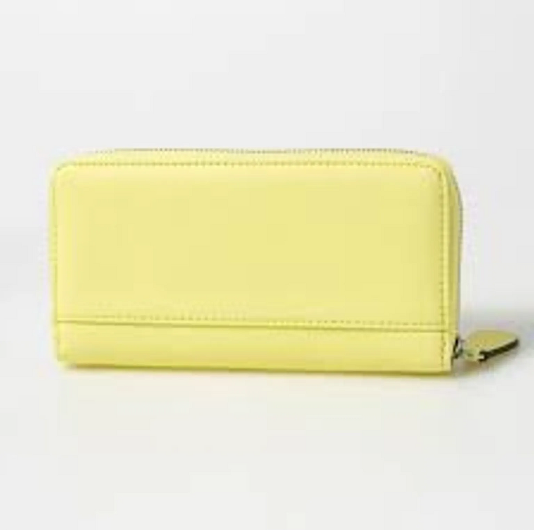 GUESS BILLETERA LATHAN - LIME