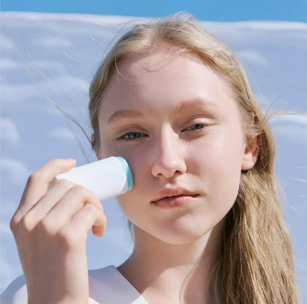 SKIN1004 CENTELLA HYALU-CICA SUN STICK SPF50+