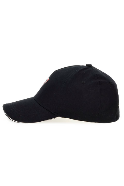 GUESS KEPI TRIANGLE PATCH LOGO BLACK