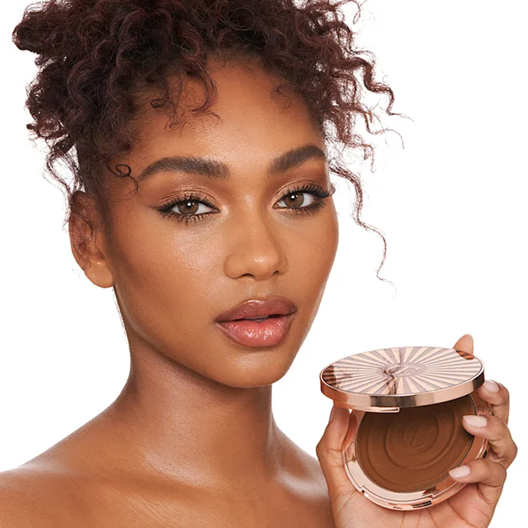 CHARLOTTE TILBURY BEAUTIFUL SKIN SUN-KISSED GLOW BRONZER - 3 TAN