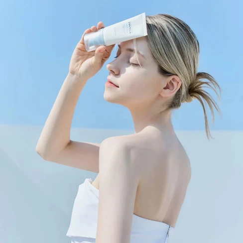 SKIN1004 CENTELLA HYALU-CICA WATER-FIT SUN SERUM SPF50+ 50ML